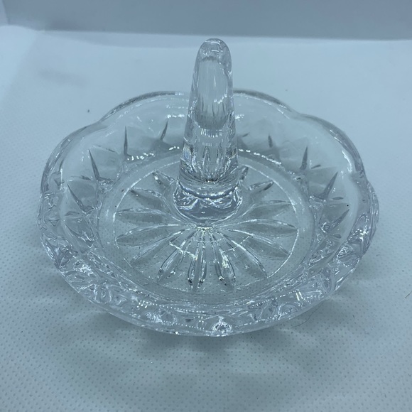 Vintage crystal ring holder - Picture 1 of 2